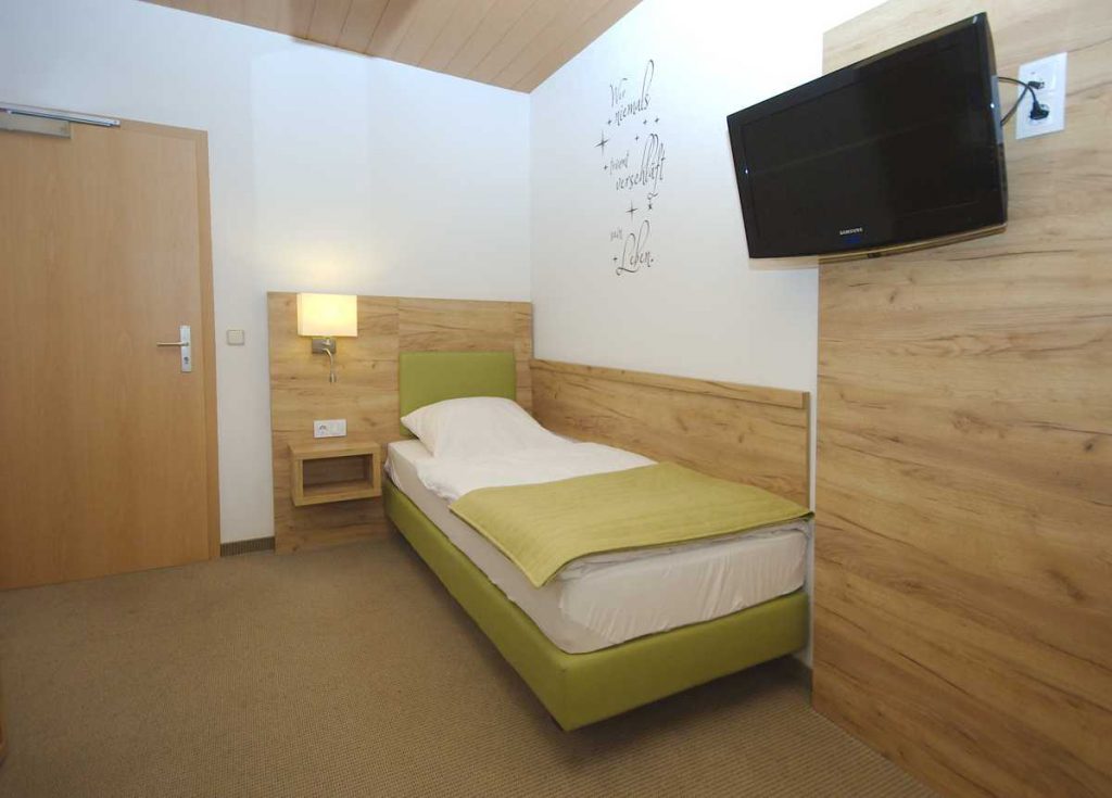 Einzelzimmer 54,- €